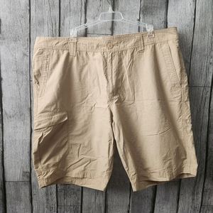 Columbia Men's Khaki Shorts - Size 40‎